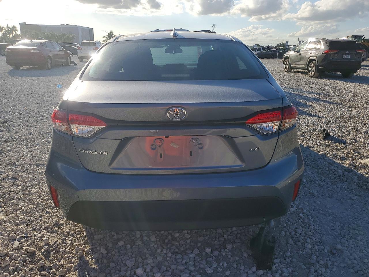2025 Toyota Corolla Le - Фото 6