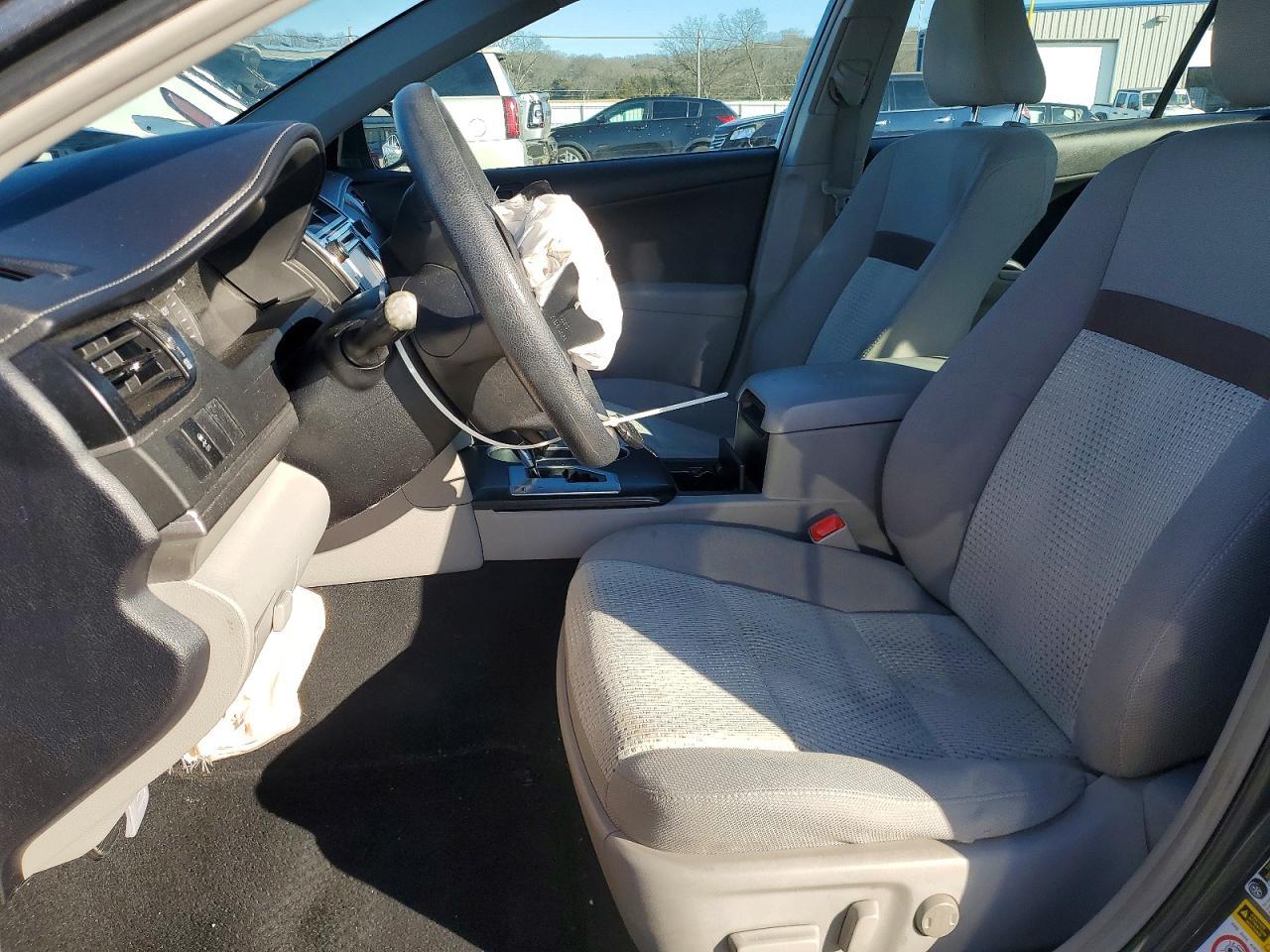 2013 Toyota Camry L - Фото 7