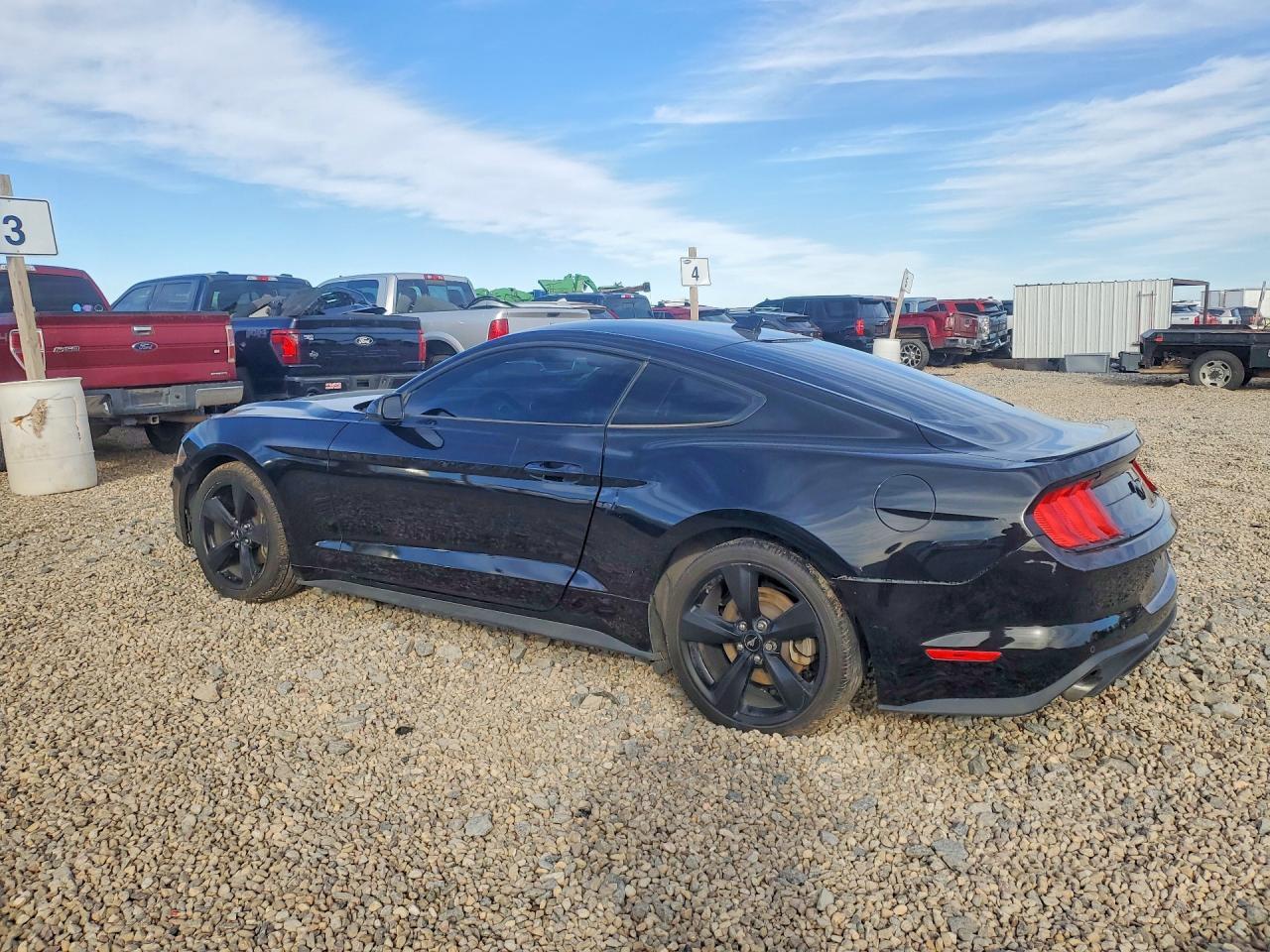 2022 Ford Mustang - Фото 2