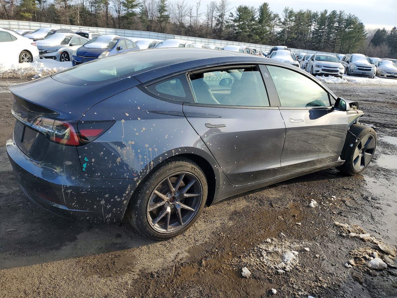 2023 Tesla Model 3 - Фото 3