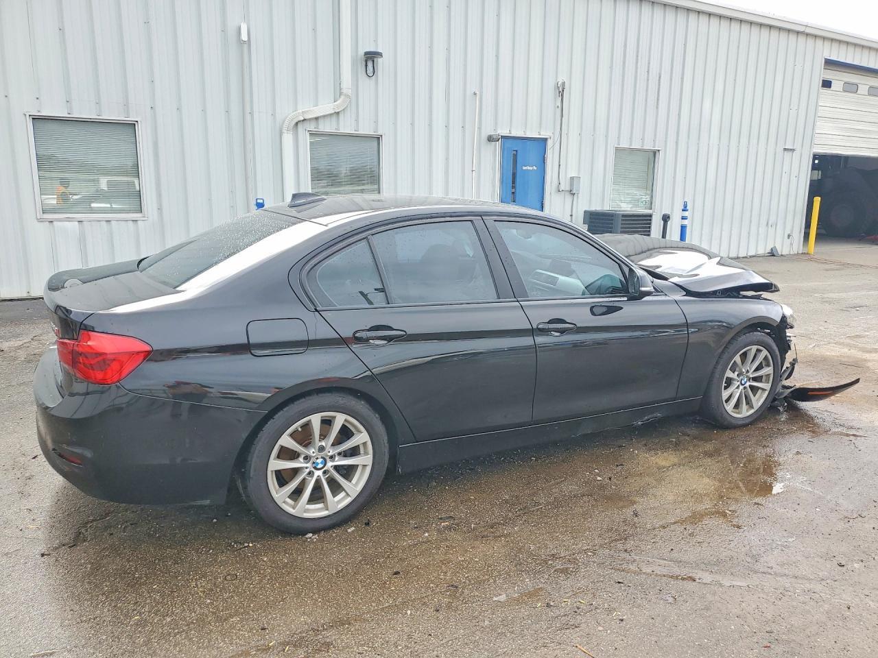 2017 BMW 320 I - Фото 3