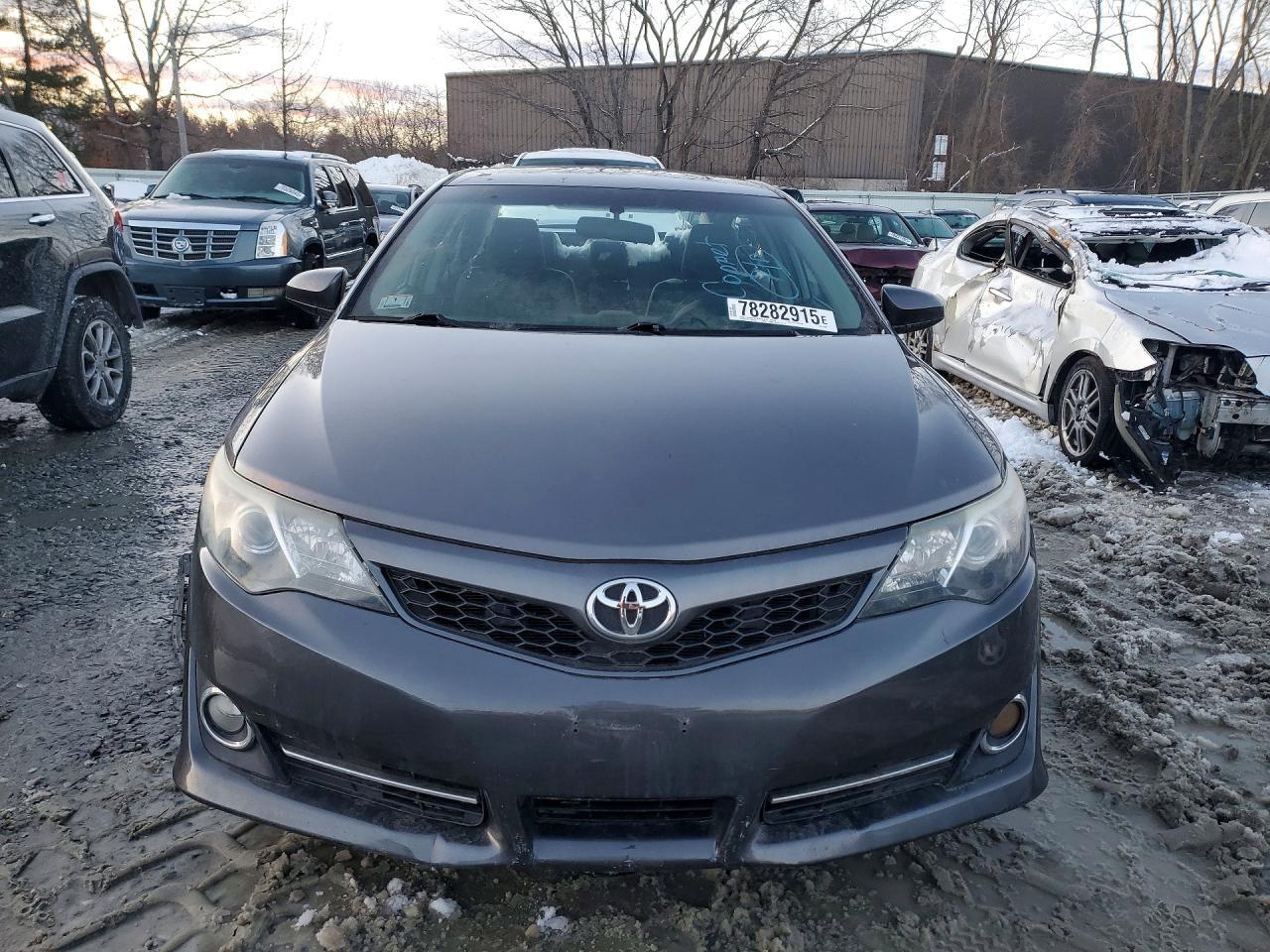 2014 Toyota Camry L - Image 5