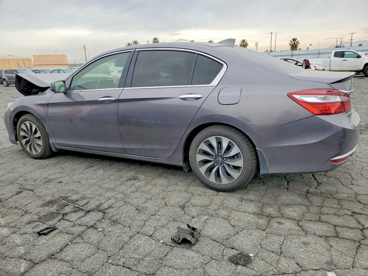 2017 Honda Accord Hybrid - Фото 2