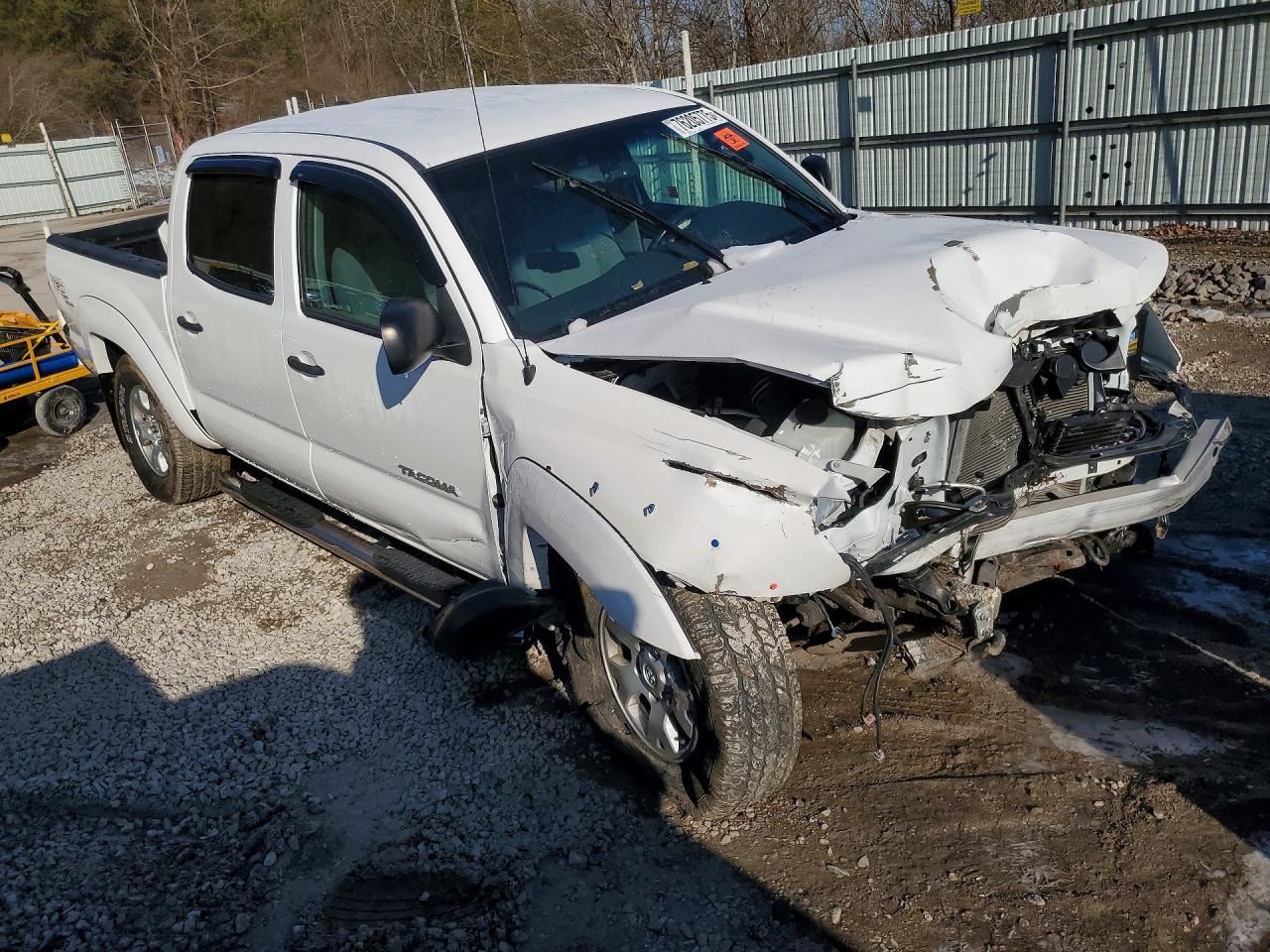 2011 Toyota Tacoma Double Cab - Image 4
