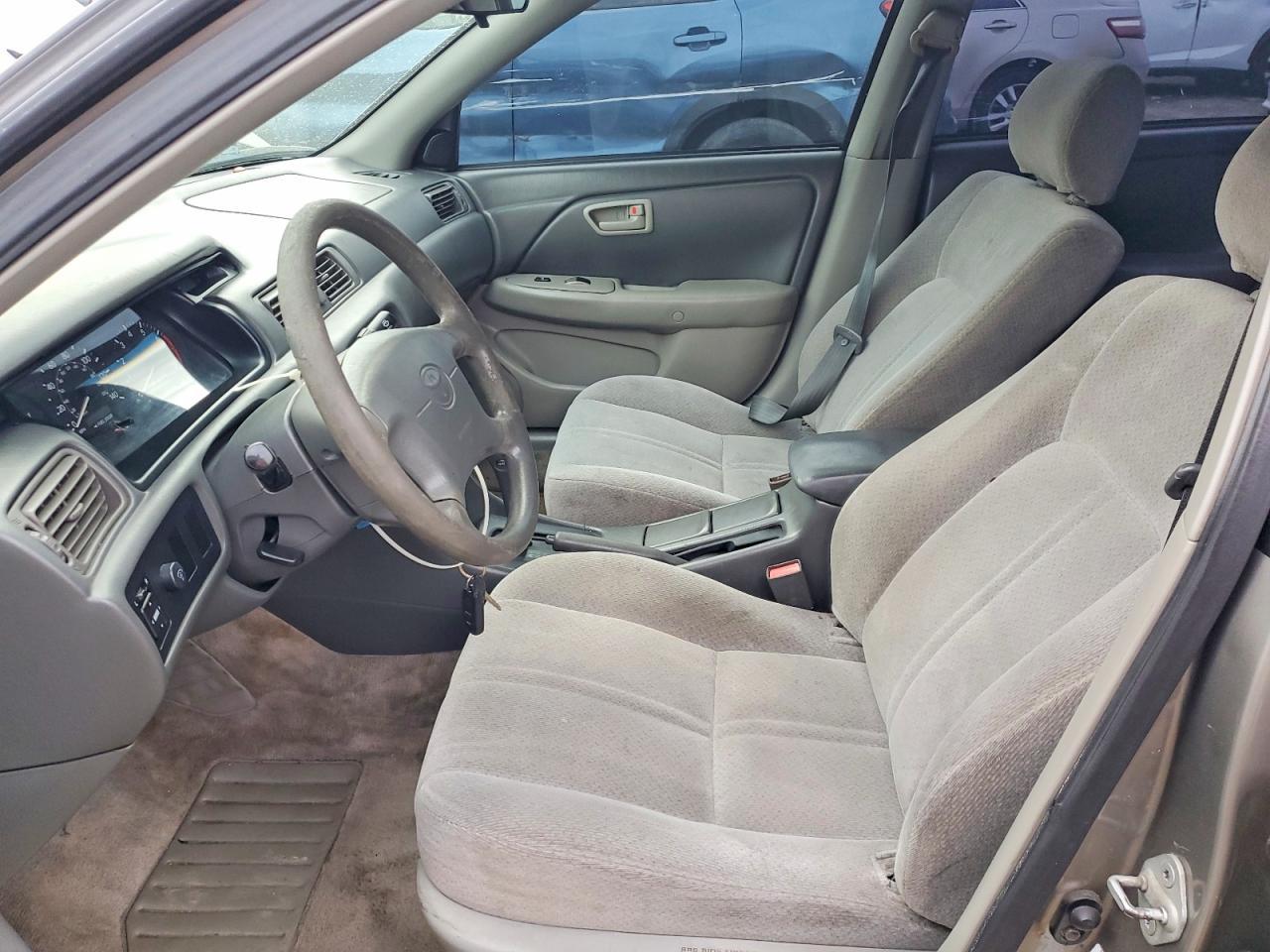 2000 Toyota Camry Le - Фото 7