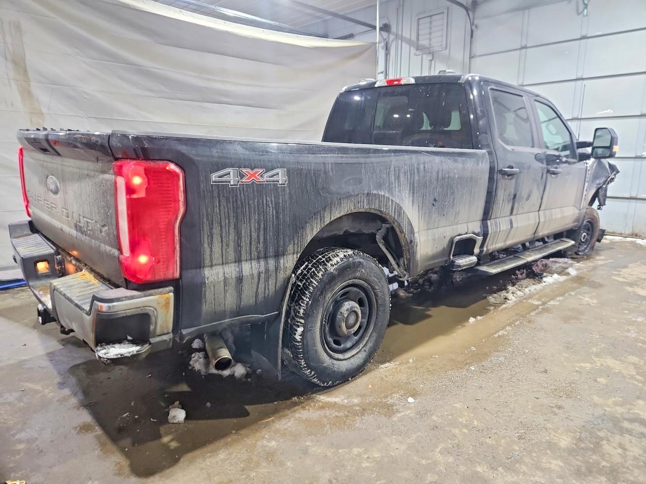 2024 Ford F350 Super Duty - Фото 3