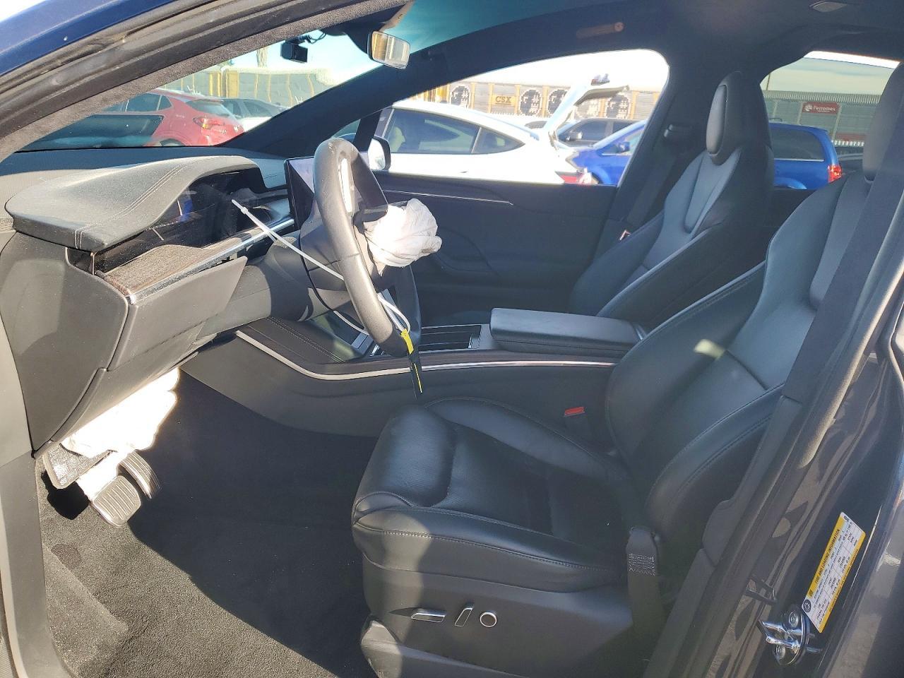 2023 Tesla Model X - Image 7