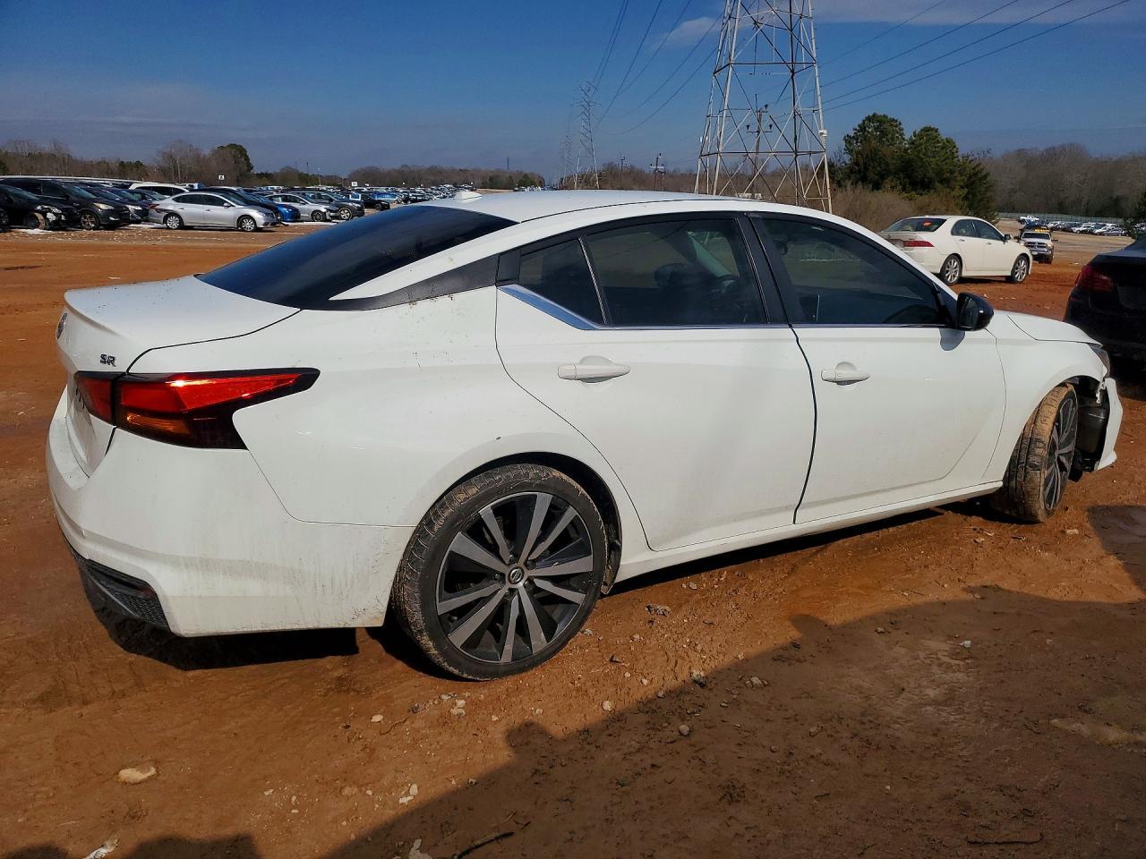 2019 Nissan Altima Sr - Image 3