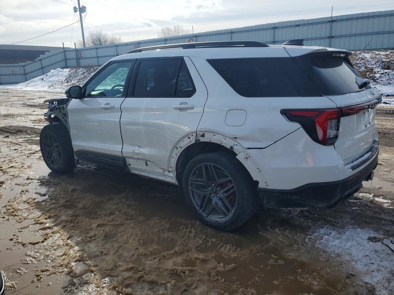 2025 Ford Explorer St-Line - Фото 2