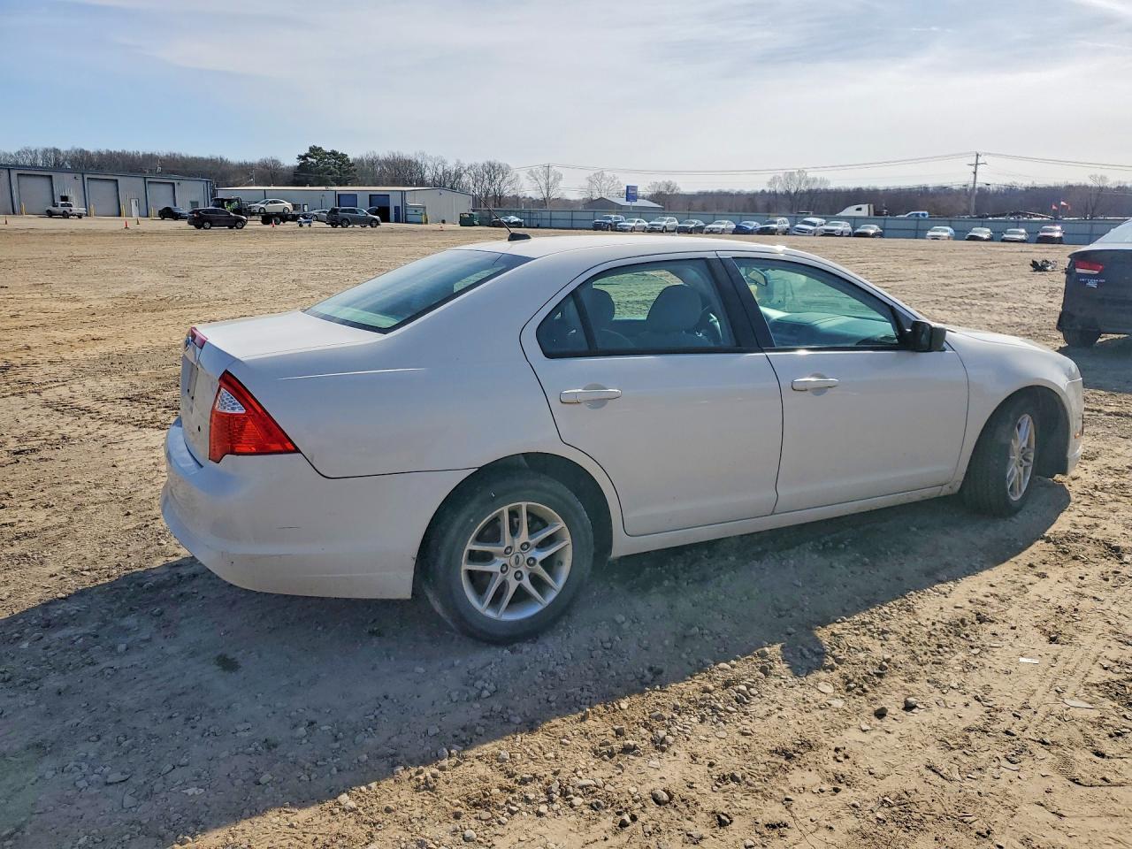 2011 Ford Fusion S - Image 3