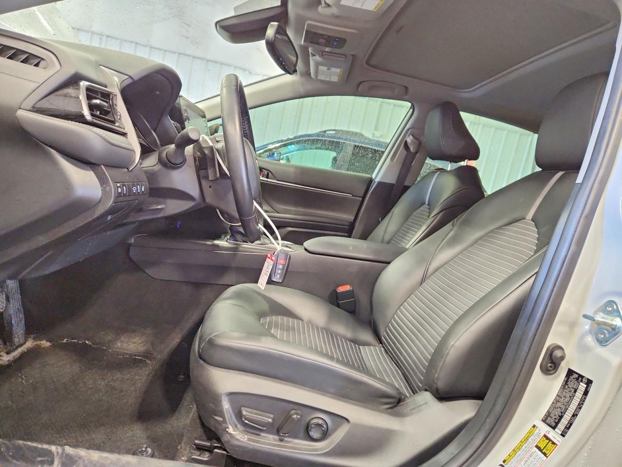 2022 Toyota Camry Se - Image 7