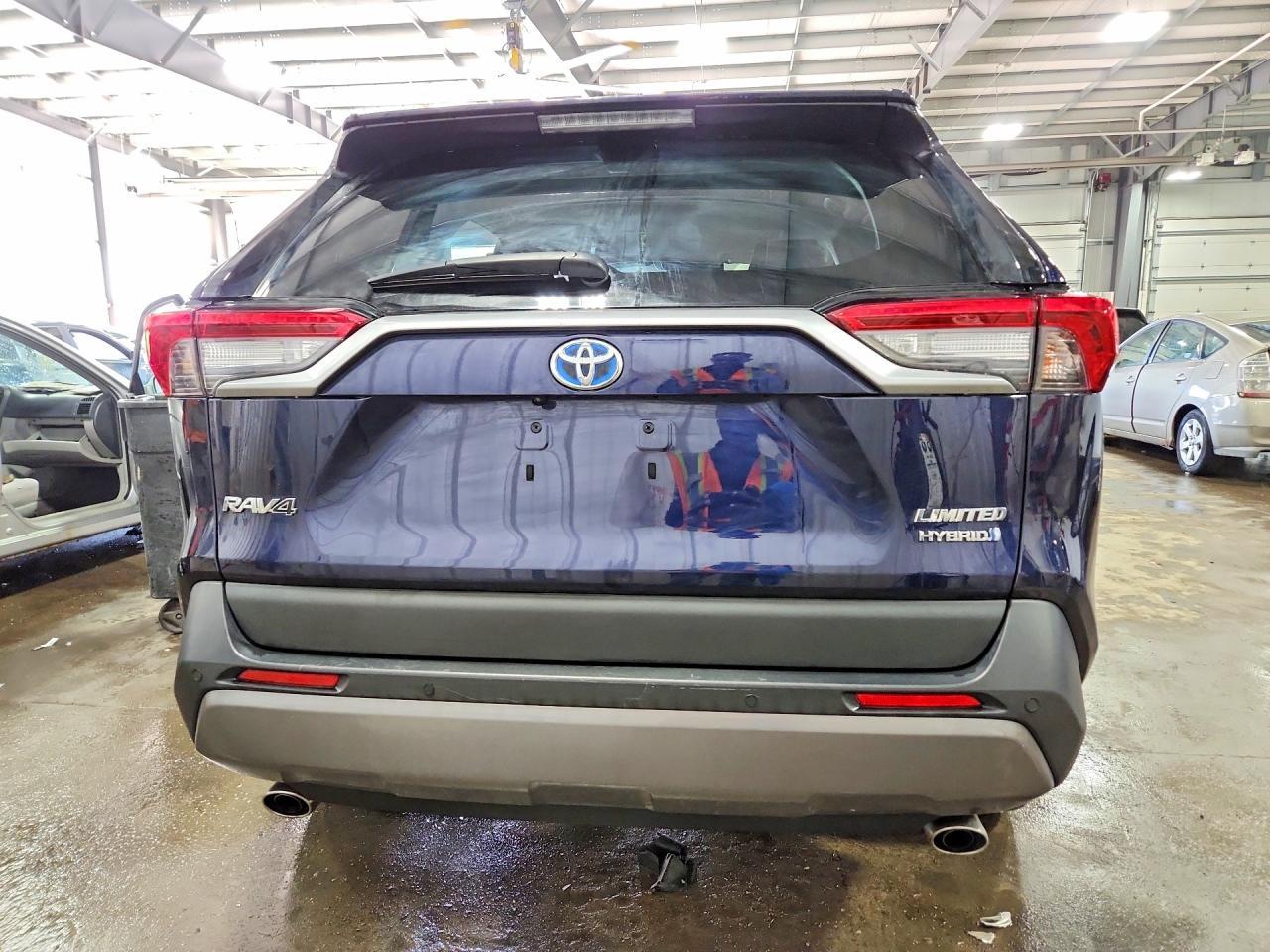 2021 Toyota Rav4 Hybrid Limited - Image 6