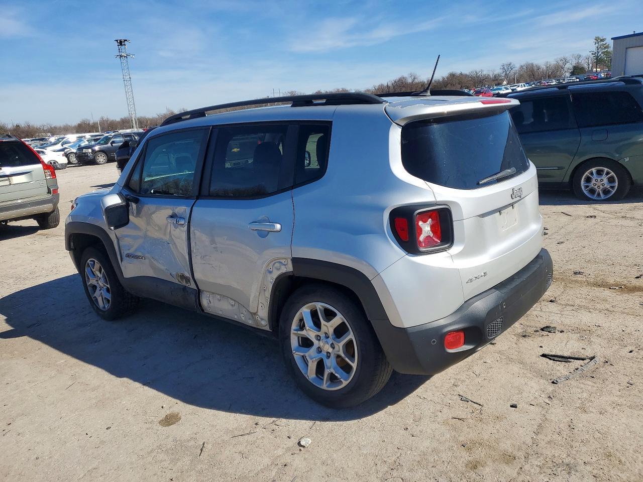 2017 Jeep Renegade Latitude - Фото 2