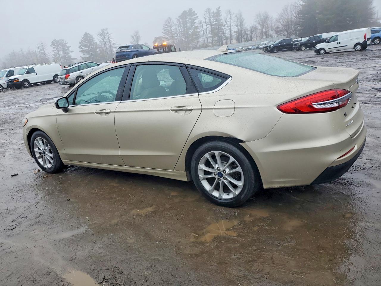 2019 Ford Fusion Se - Фото 2