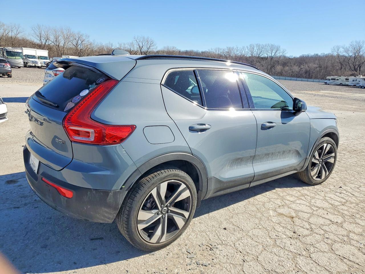 2023 Volvo Xc40 Plus - Image 3