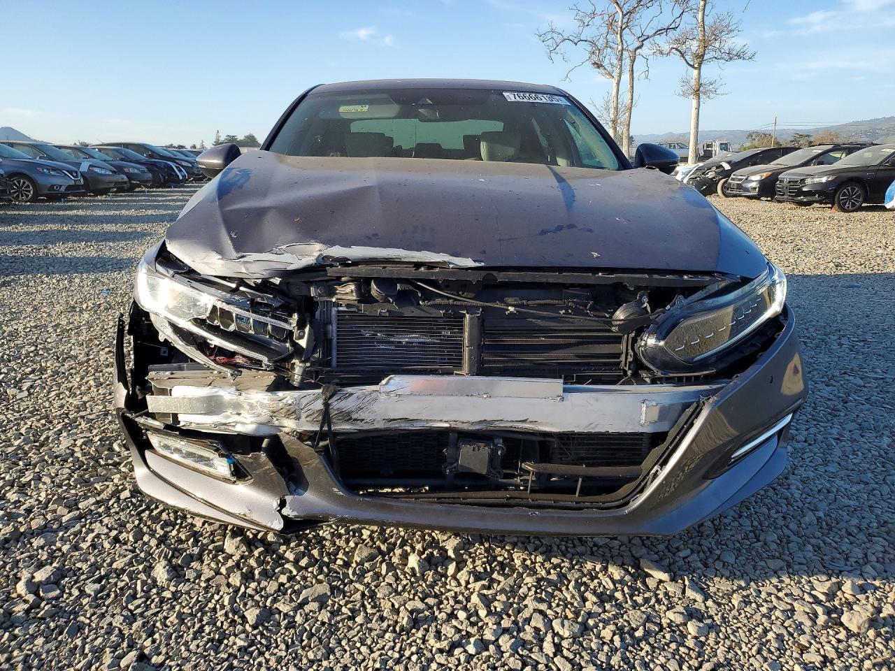 2019 Honda Accord Touring Hybrid - Image 5