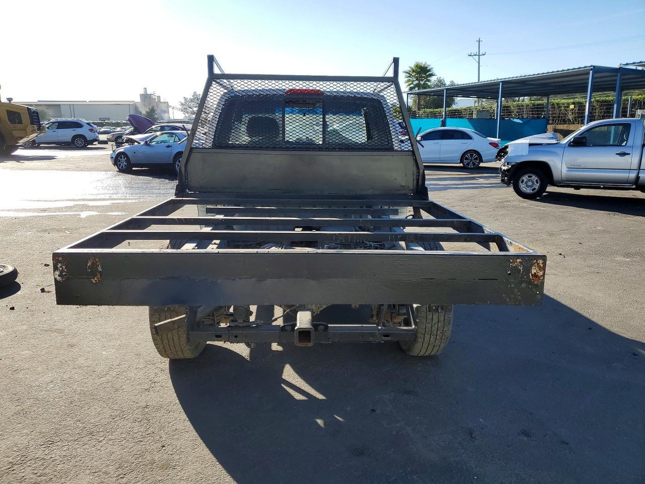 2001 Nissan Frontier Flatbed Truck - Image 6