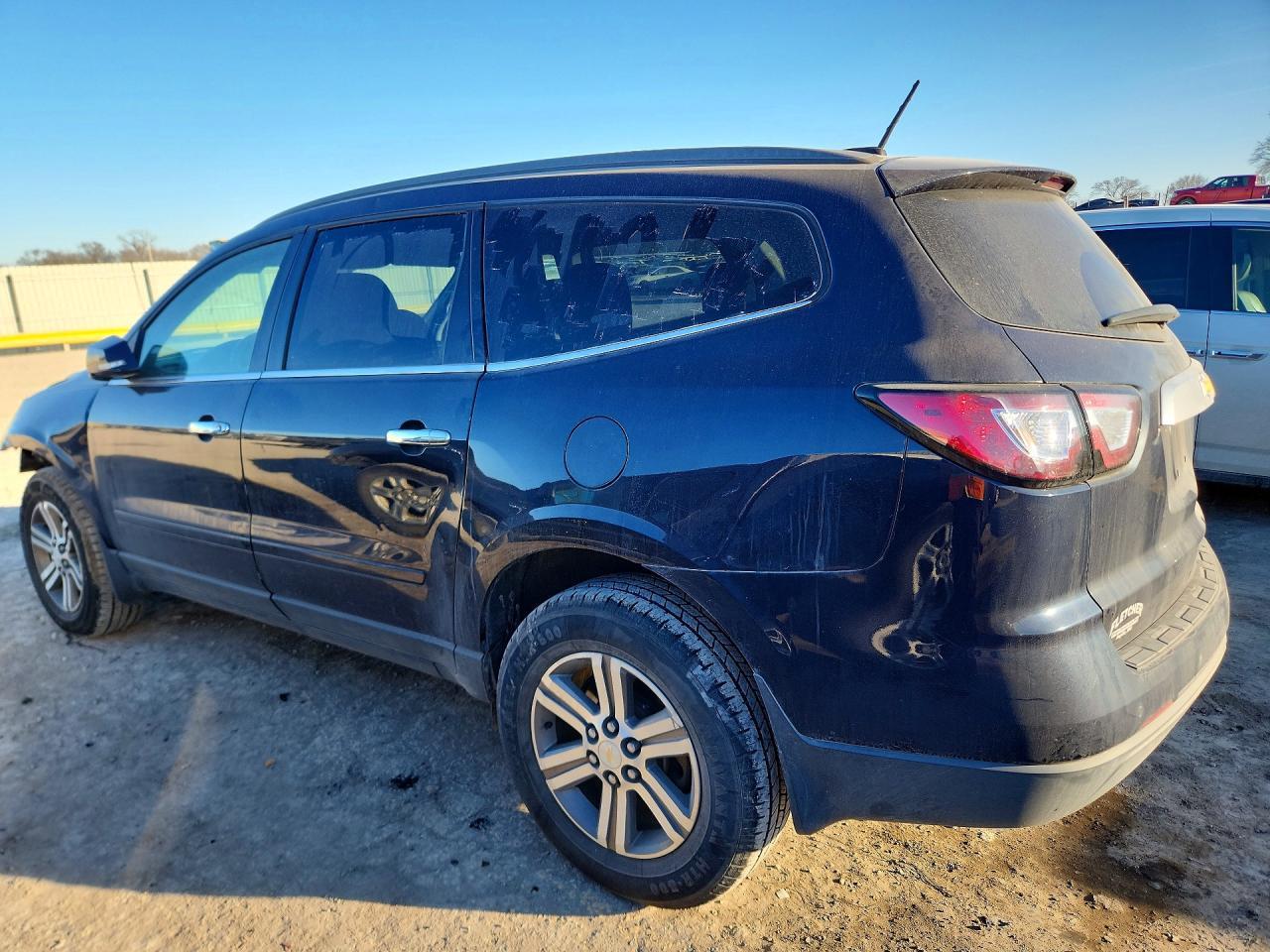 2016 Chevrolet Traverse Lt - Фото 2