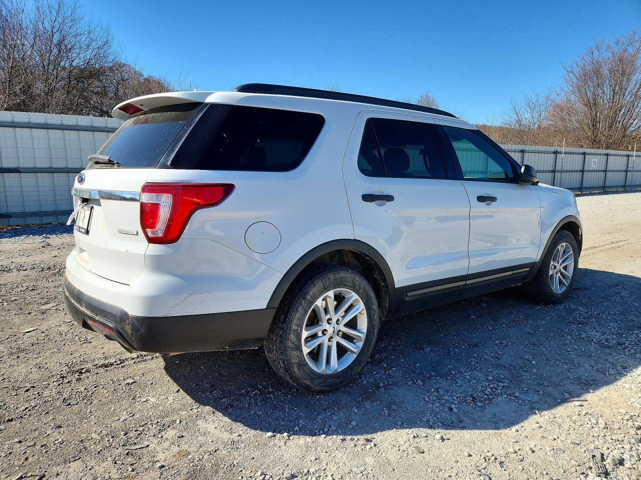 2017 Ford Explorer - Фото 3