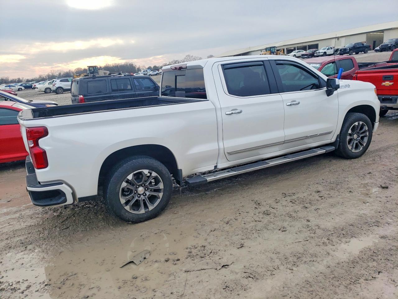 2024 Chevrolet Silverado K1500 High Country - Фото 3