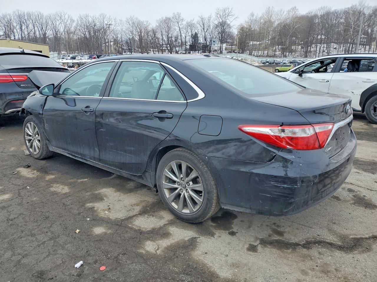 2016 Toyota Camry Xle - Фото 2