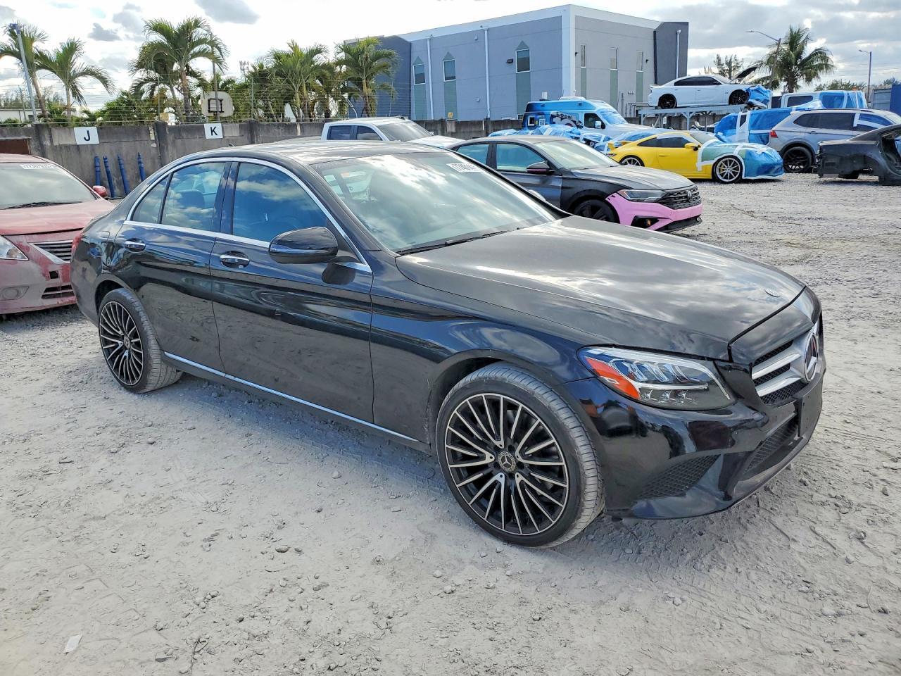 2019 Mercedes-Benz C 300 4Matic - Фото 4