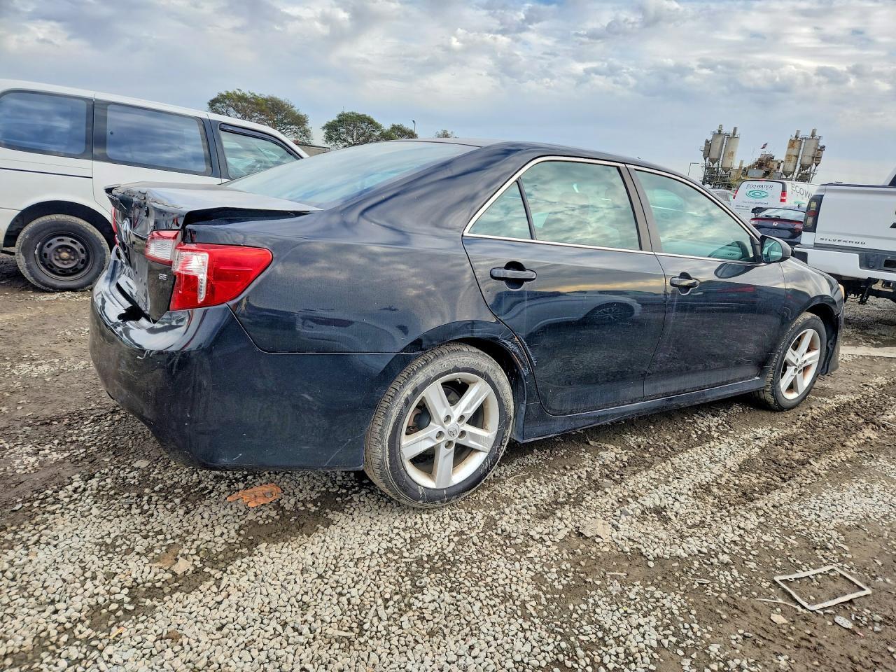 2014 Toyota Camry L - Image 3