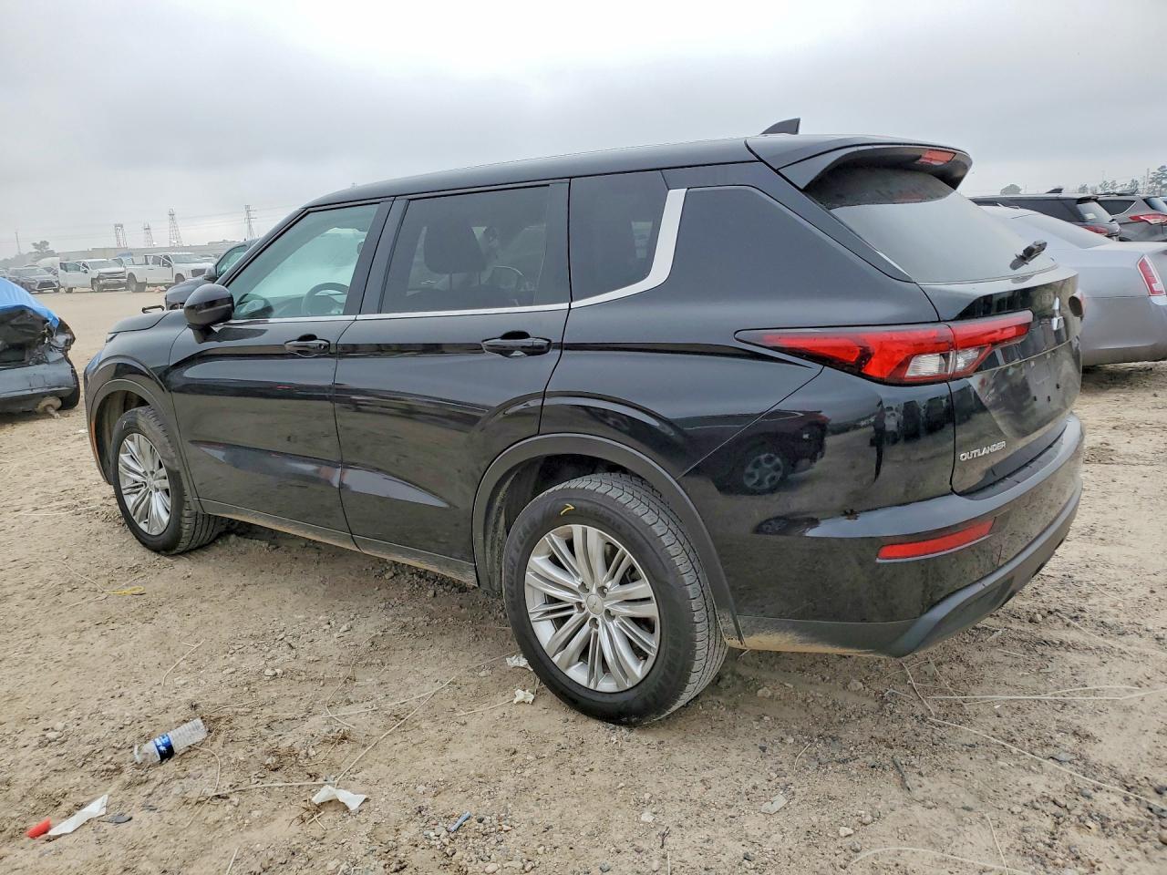 2024 Mitsubishi Outlander Es - Фото 2