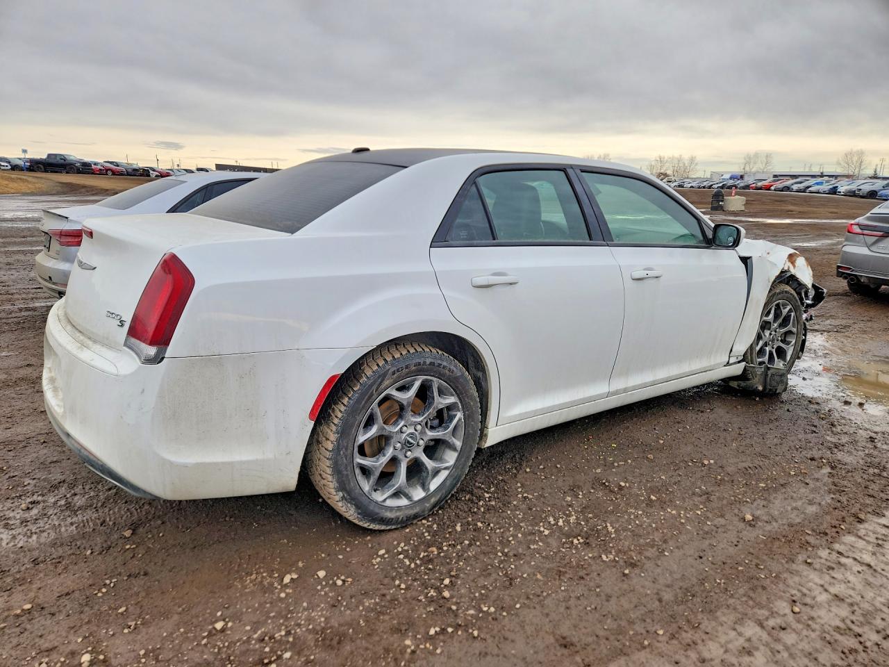 2015 Chrysler 300 S - Фото 3