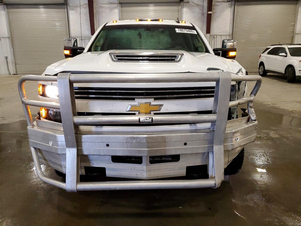 2017 Chevrolet Silverado K3500 Ltz - Image 5
