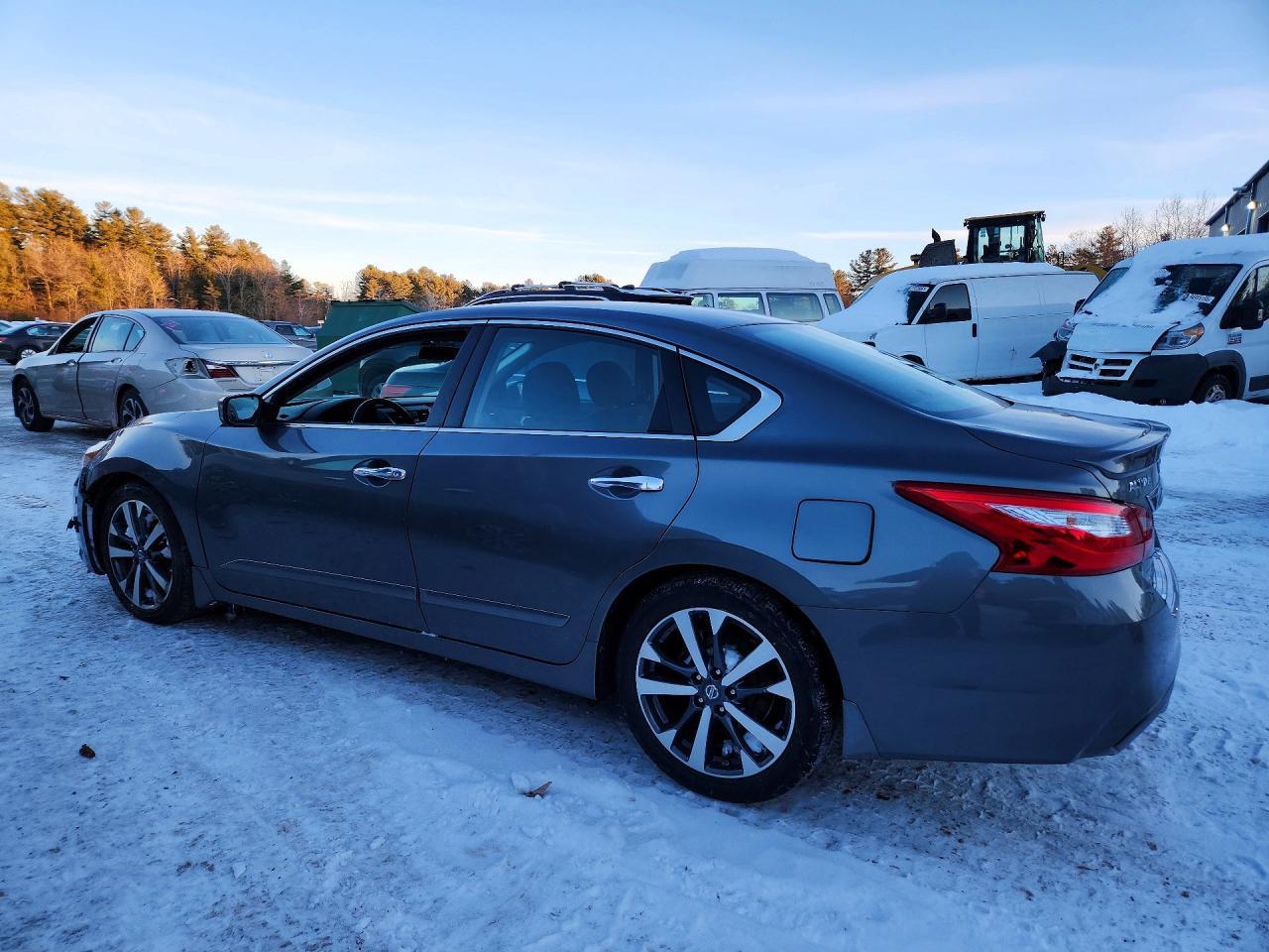 2016 Nissan Altima 2.5 - Фото 2
