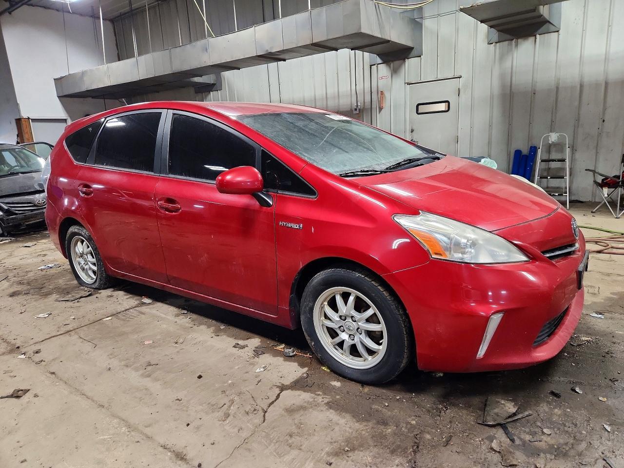 2013 Toyota Prius V Three - Фото 4