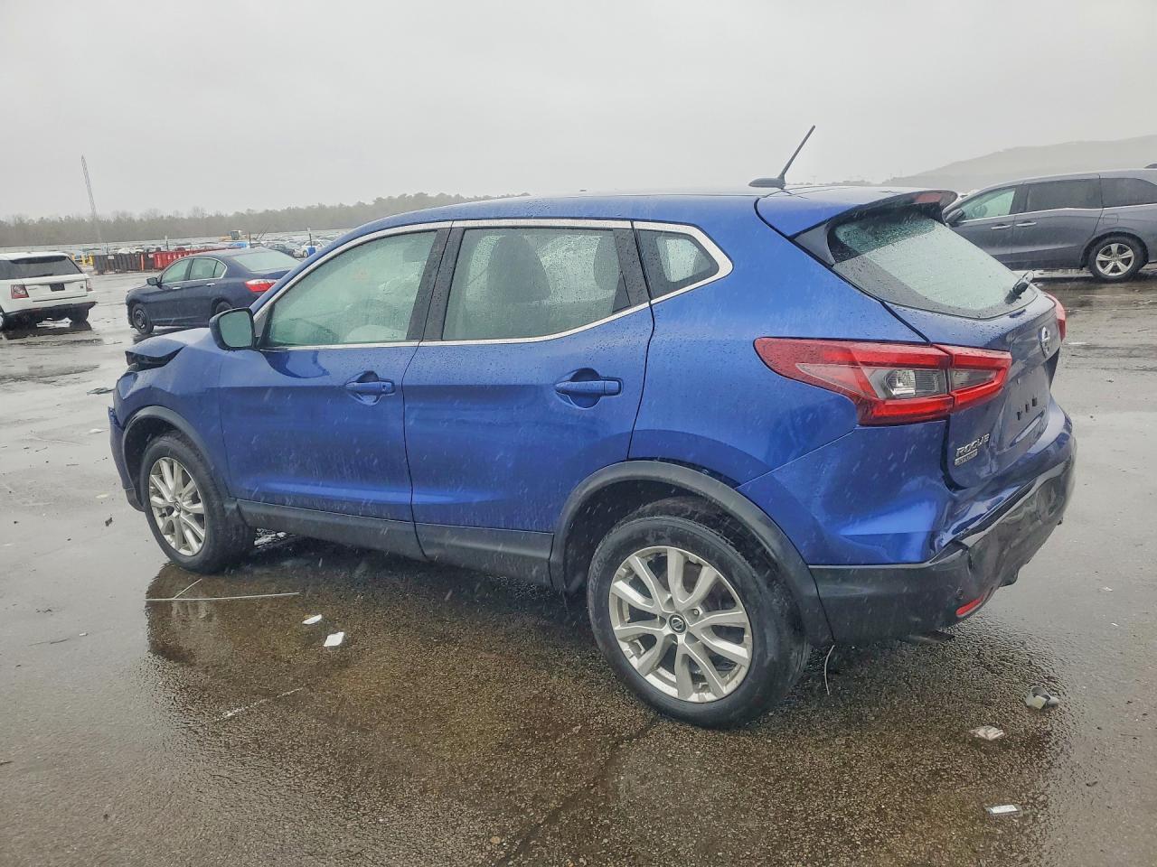 2021 Nissan Rogue Sport S - Фото 2