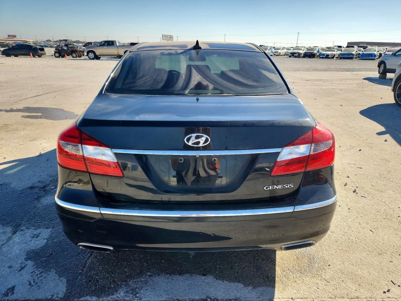 2012 Hyundai Genesis 3.8L - Фото 6