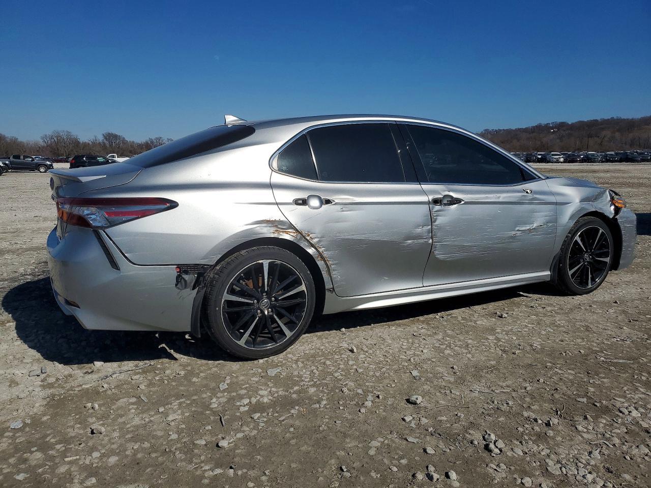 2019 Toyota Camry Xse - Фото 3