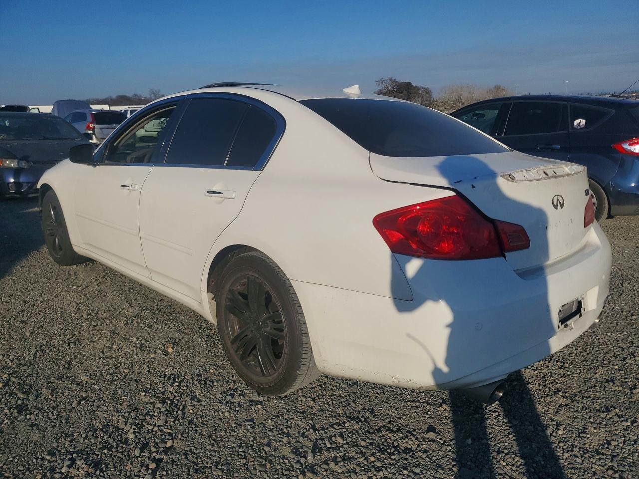 2013 Infiniti G37 Base - Фото 2