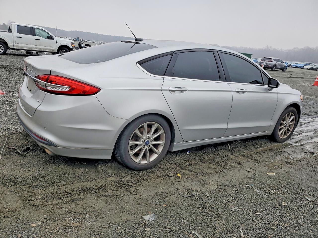 2017 Ford Fusion Se - Image 3