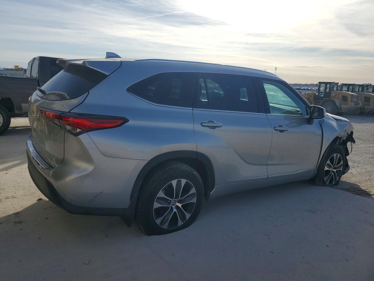 2020 Toyota Highlander Xle - Фото 3