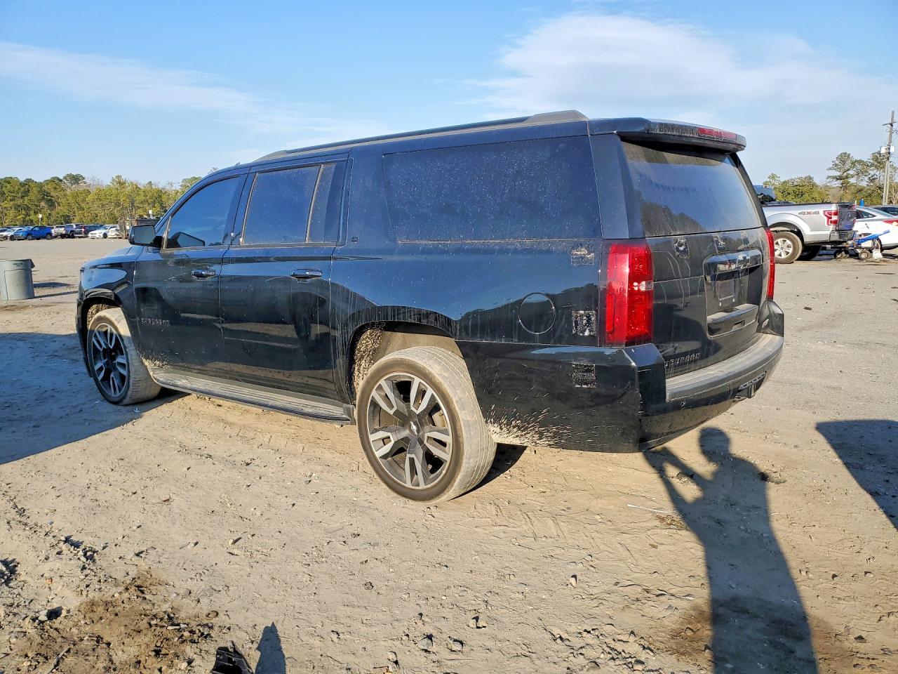 2020 Chevrolet Suburban K1500 Lt - Image 2