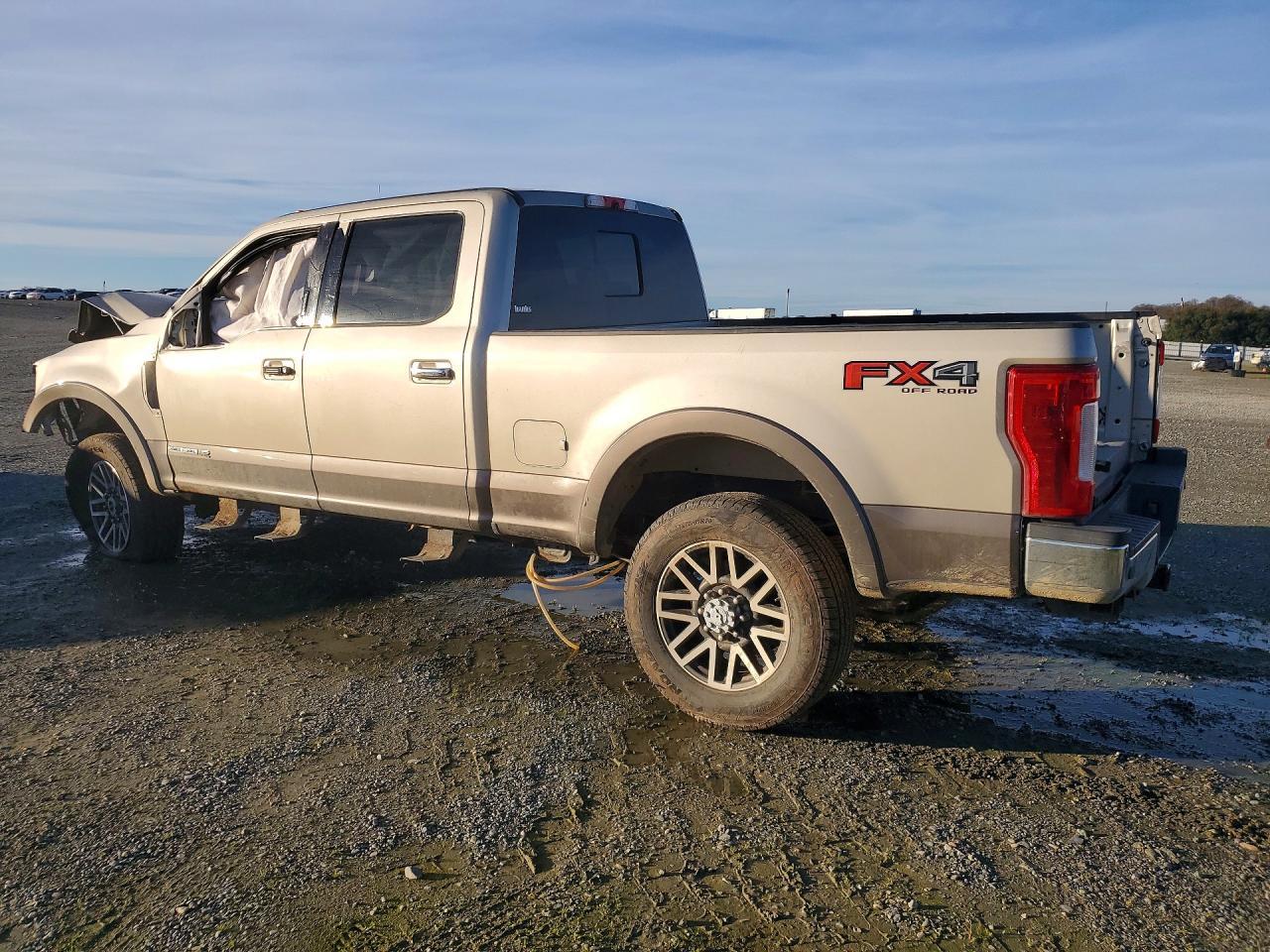 2018 Ford F350 Super Duty - Фото 2