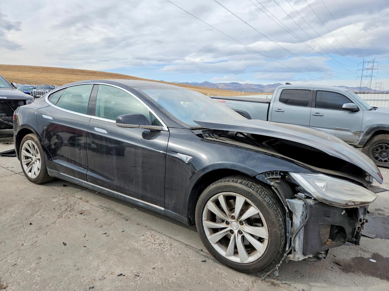 2015 Tesla Model S 60 - Image 4