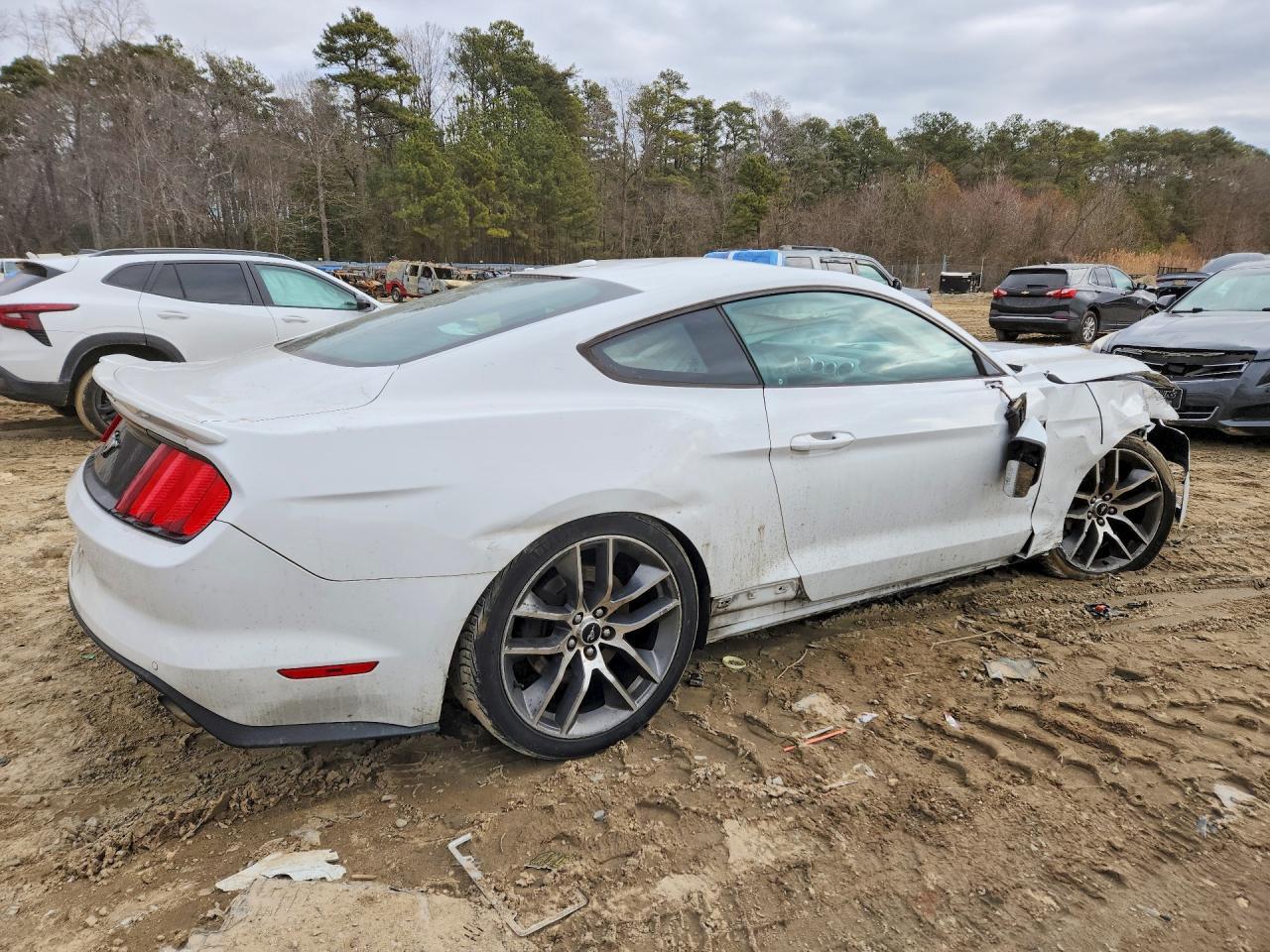 2015 Ford Mustang - Фото 3
