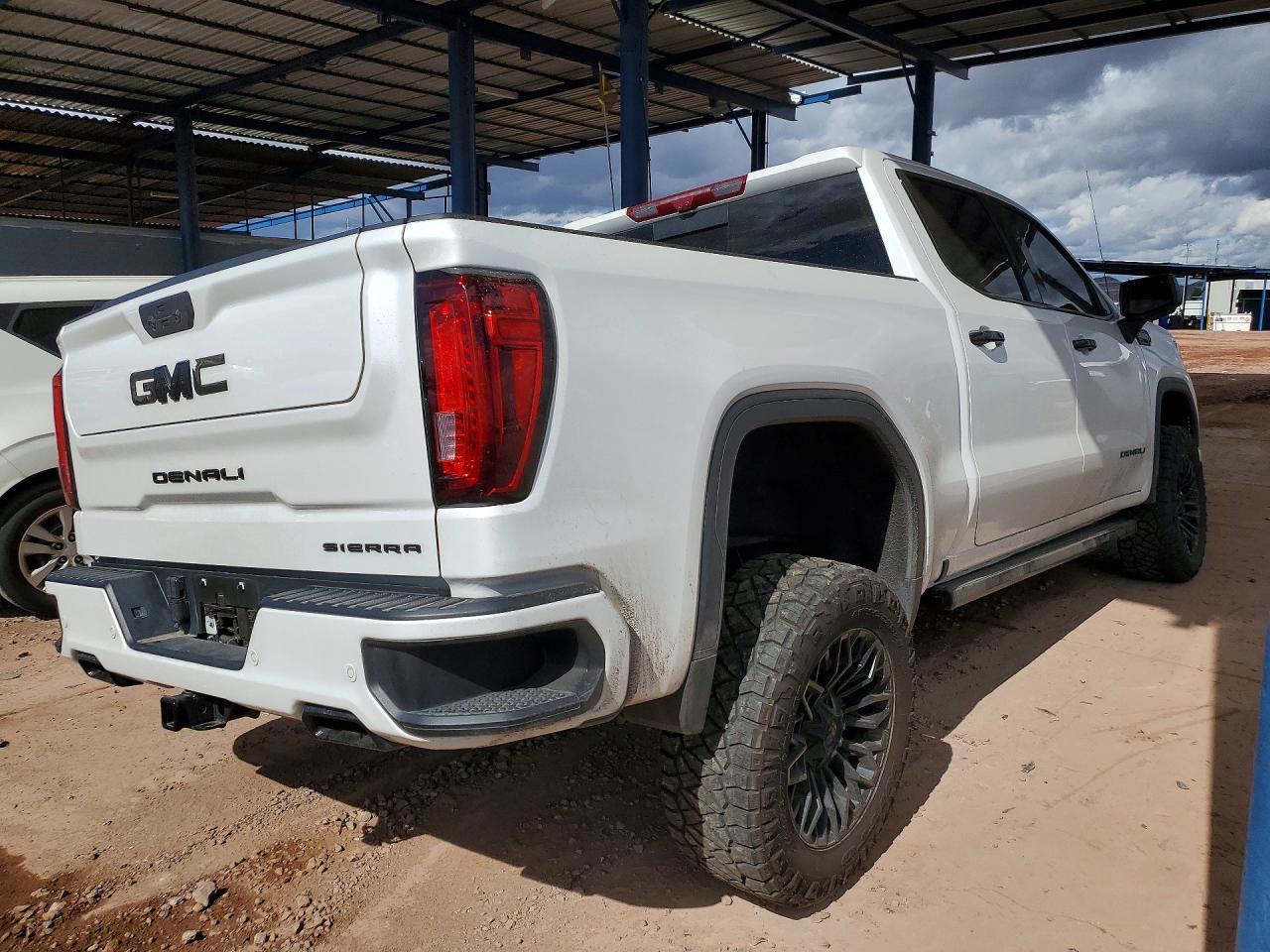 2024 GMC Sierra K1500 Denali - Фото 3