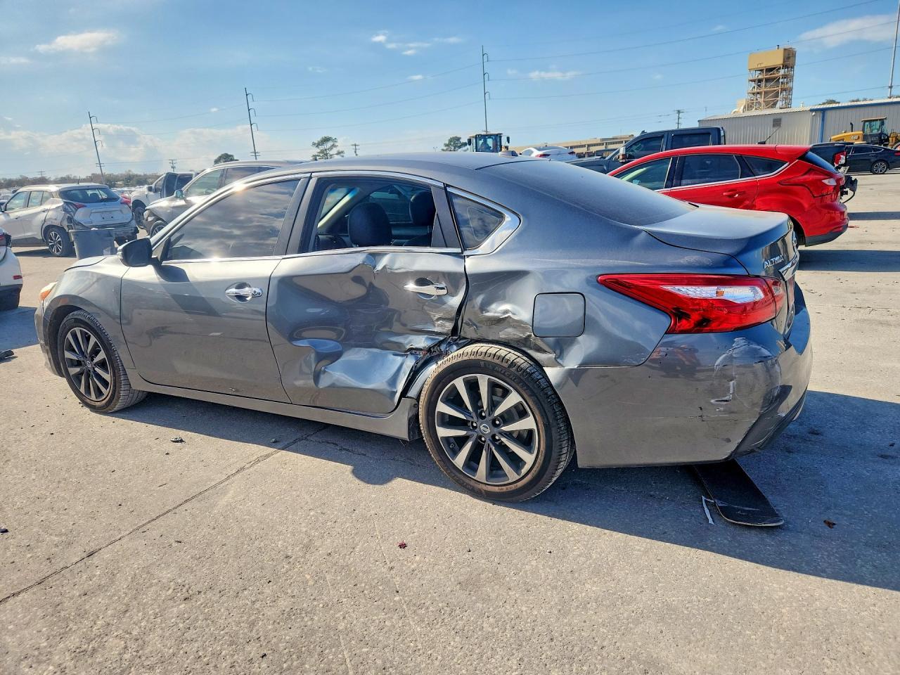 2017 Nissan Altima 2.5 - Фото 2