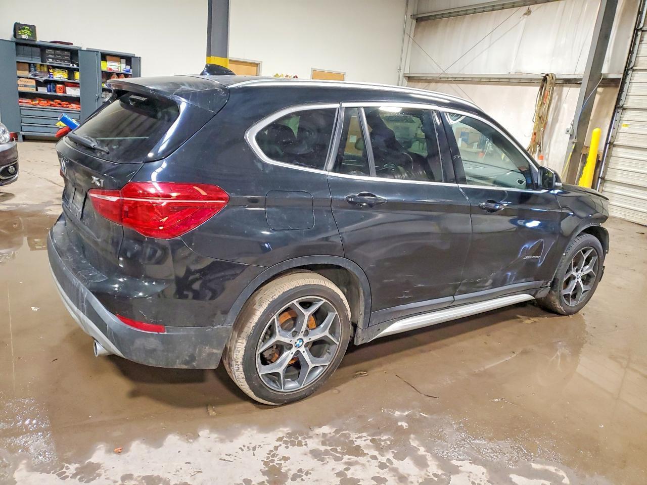 2018 BMW X1 xDrive28I - Фото 3