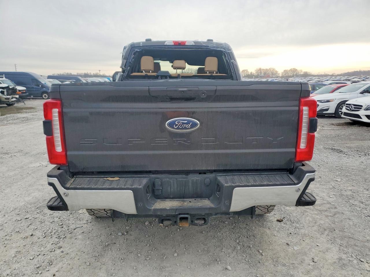 2025 Ford F350 Super Duty - Фото 6
