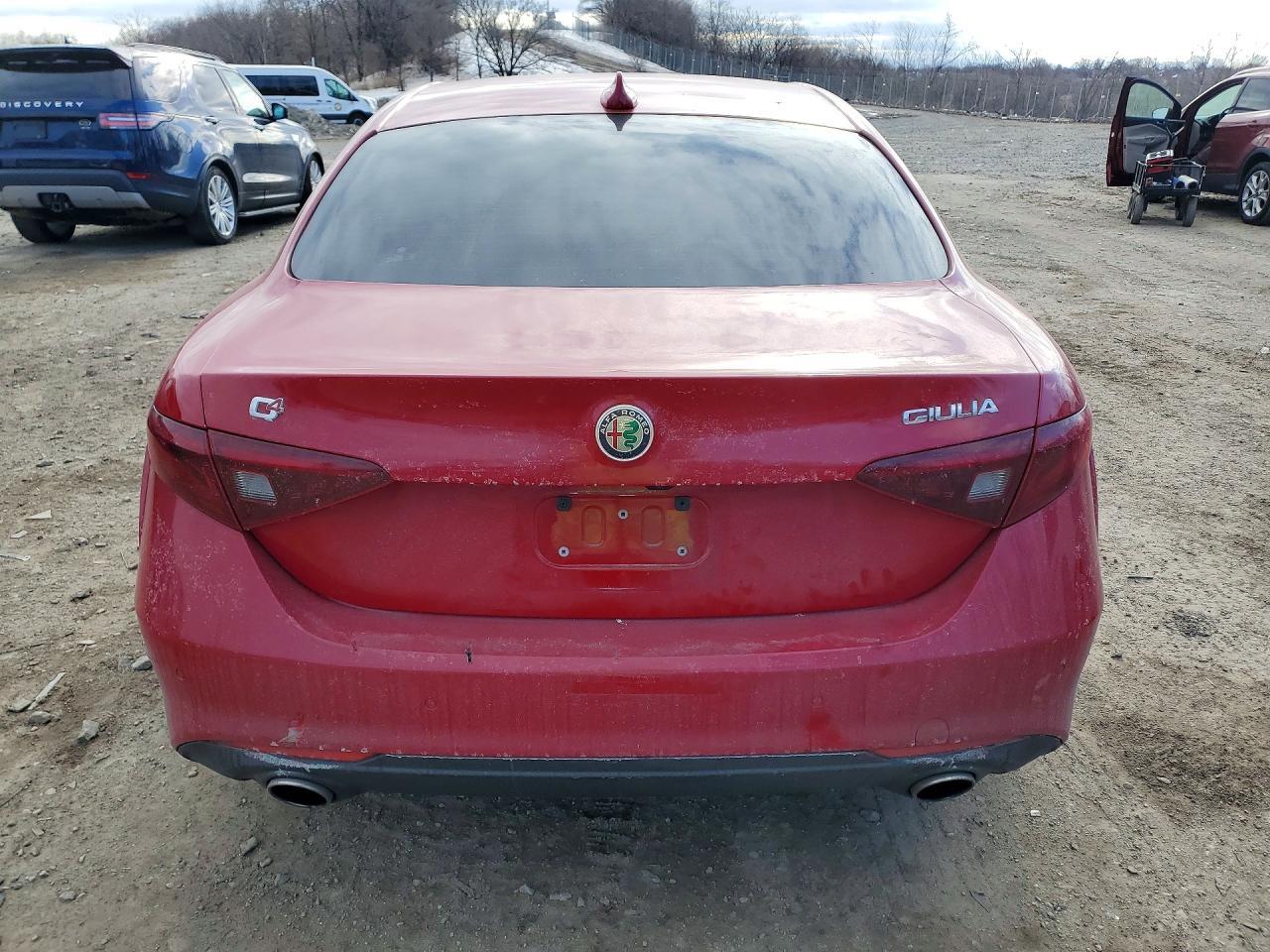 2019 Alfa Romeo Giulia Ti - Фото 6