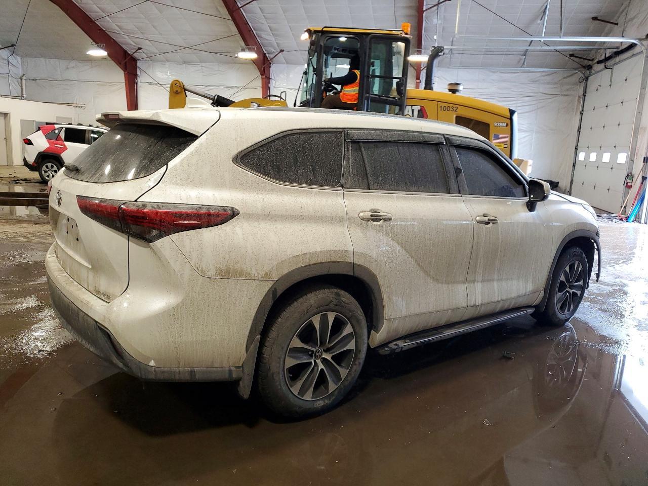 2020 Toyota Highlander Xle - Image 3