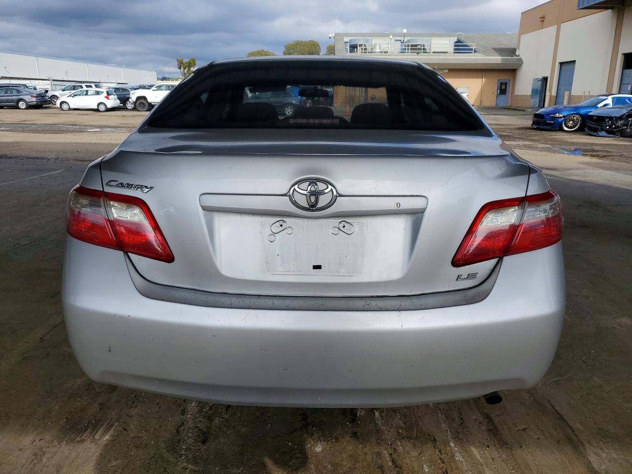 2009 Toyota Camry Le - Фото 6