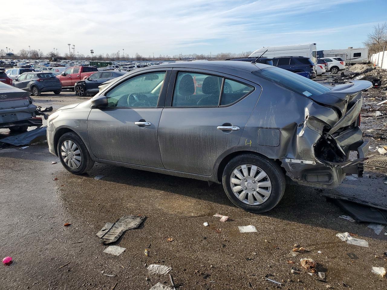 2019 Nissan Versa S - Фото 2